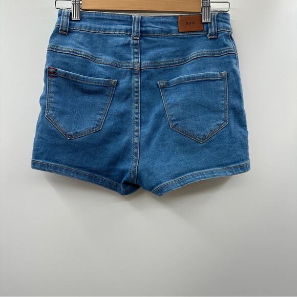 Urban Outfitters BDG Medium Wash High Rise Short Shorts Size 24‎ - Picture 2 of 8